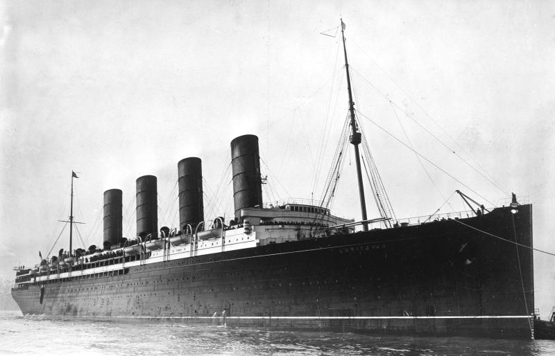 RMS Lusitania coming into port