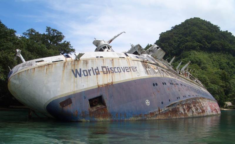 World Discoverer Sinking