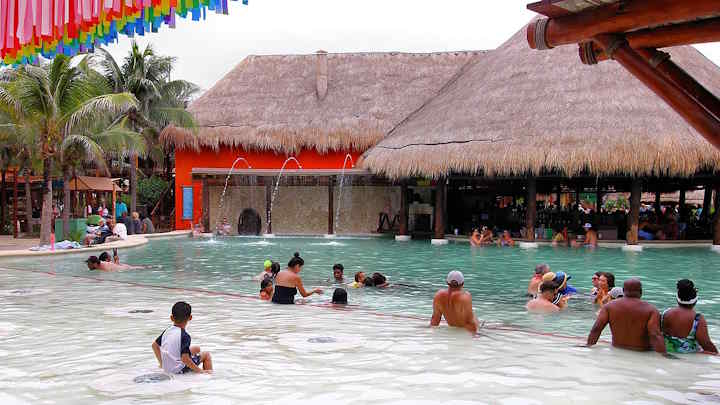Costa Maya swimming pool