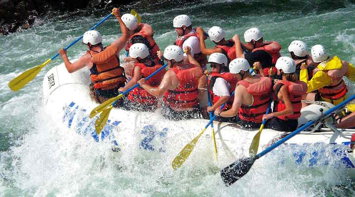 White water rafting on the Rio Bueno River
