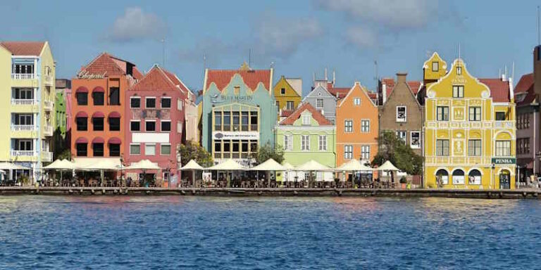 Walking Tour of Willemstad: Discover Hidden Gems in Curaçao