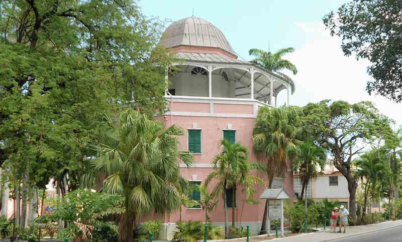 Nassau Public Library and Museum